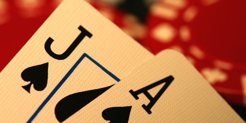 Cách chơi blackjack cũng như lựa chọn thao tác chơi